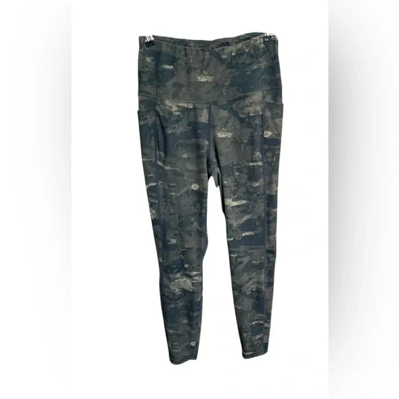 RBX Black and Army Green Camouflage Leggings - Picture 2 of 4